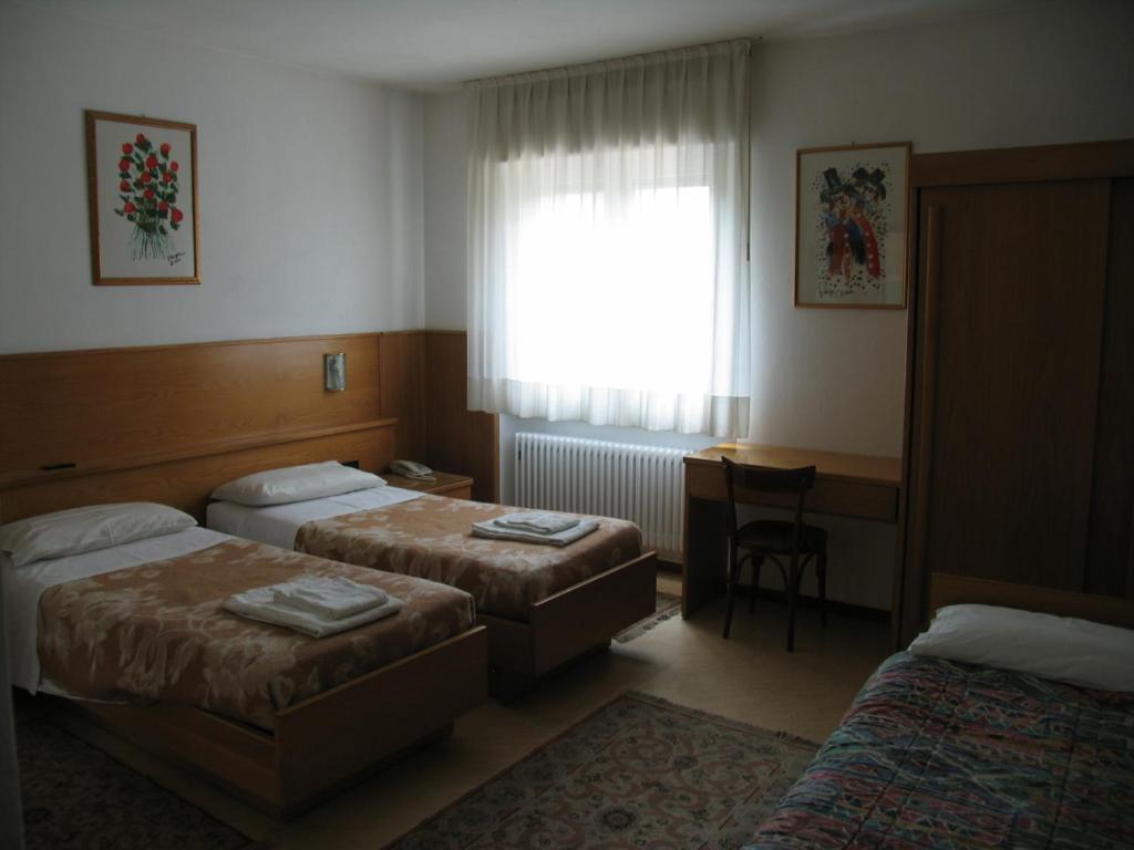 Hotel Oasi Trydent Zewnętrze zdjęcie