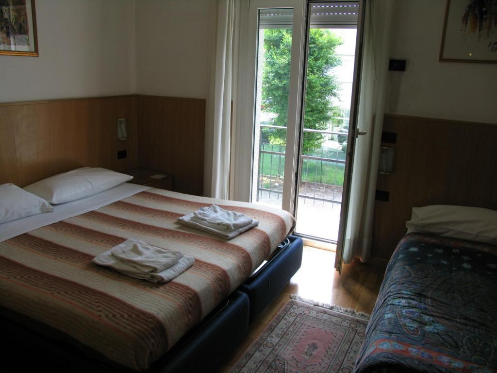 Hotel Oasi Trydent Zewnętrze zdjęcie