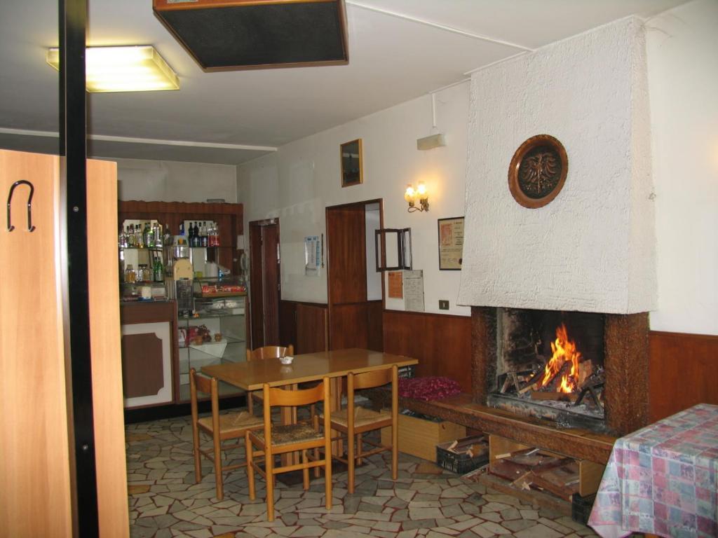 Hotel Oasi Trydent Zewnętrze zdjęcie